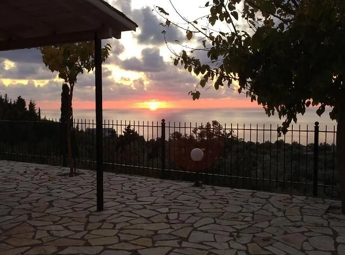 Evi΄s * Áyios Nikítas